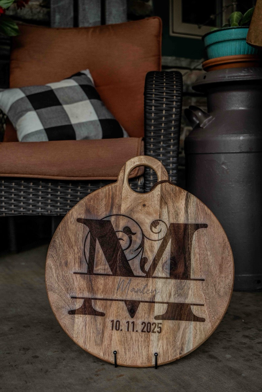 Personalized Arcadia Round Cutting Board
