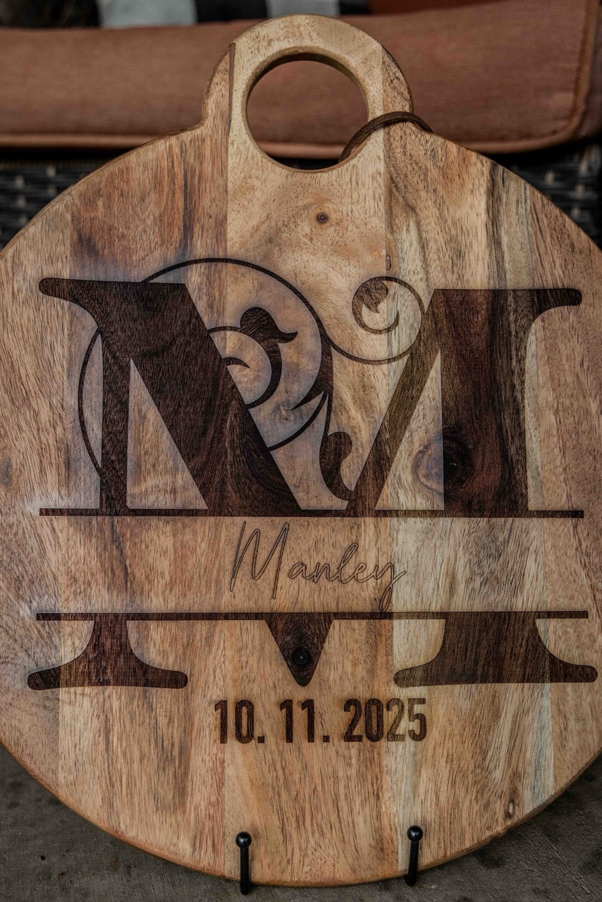 Personalized Arcadia Round Cutting Board