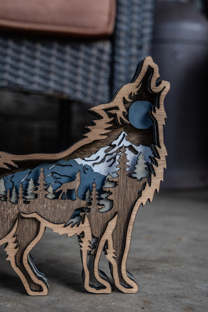 3D Howling Wolf Decor