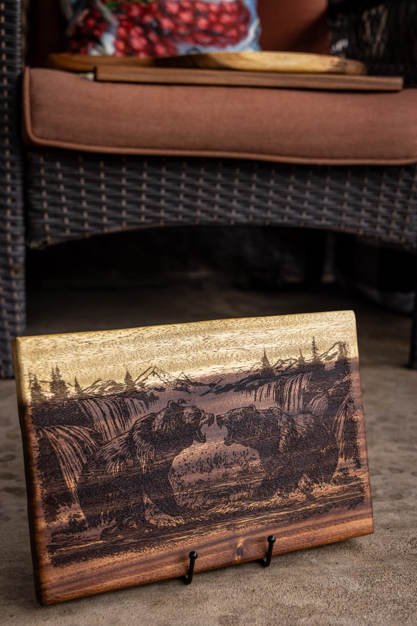 Grizzly Scene Serving Board